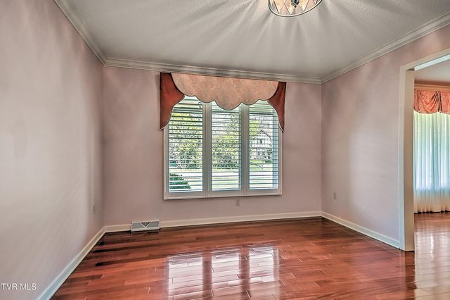 2704 Suffolk Street, Kingsport, TN 37660