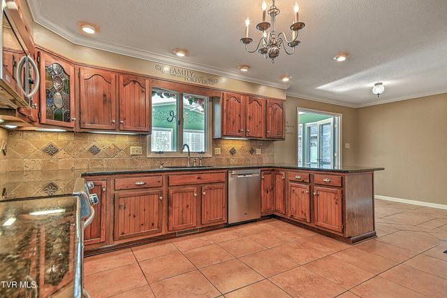 2704 Suffolk Street, Kingsport, TN 37660