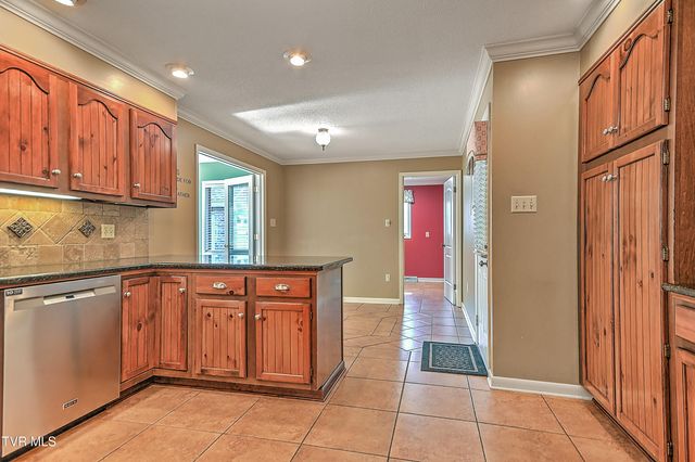 2704 Suffolk Street, Kingsport, TN 37660