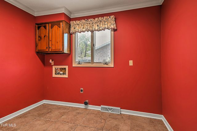 2704 Suffolk Street, Kingsport, TN 37660