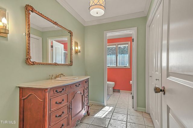 2704 Suffolk Street, Kingsport, TN 37660