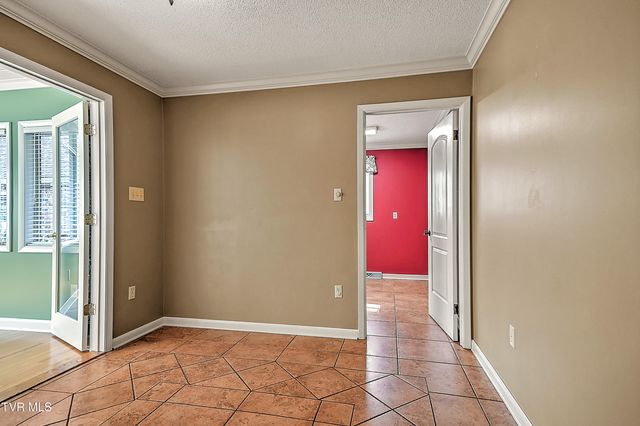 2704 Suffolk Street, Kingsport, TN 37660