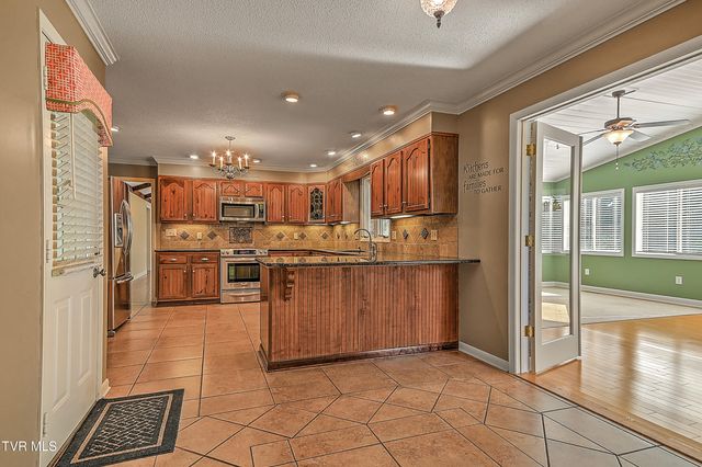 2704 Suffolk Street, Kingsport, TN 37660