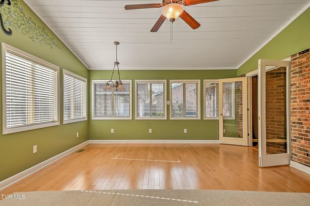 2704 Suffolk Street, Kingsport, TN 37660