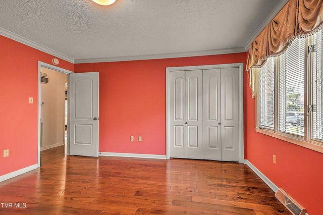 2704 Suffolk Street, Kingsport, TN 37660