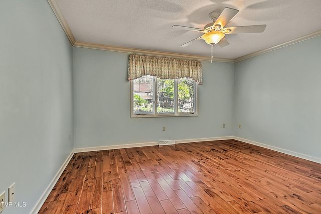 2704 Suffolk Street, Kingsport, TN 37660