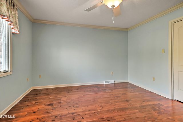 2704 Suffolk Street, Kingsport, TN 37660