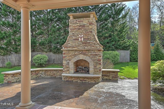 2704 Suffolk Street, Kingsport, TN 37660