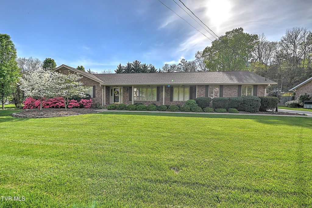 2704 Suffolk Street, Kingsport, TN 37660