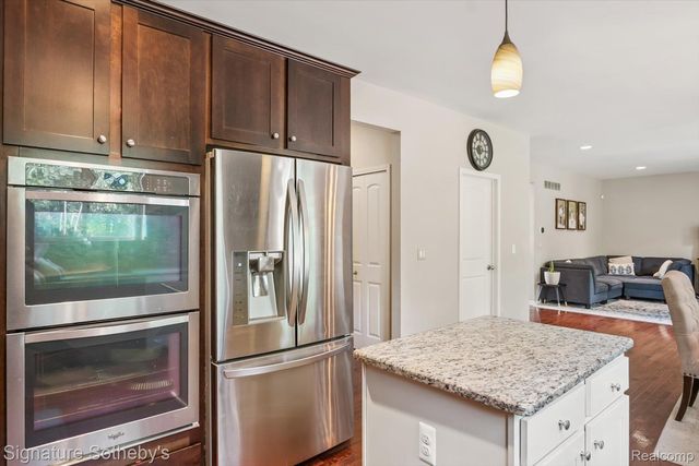 2624 Trillium Hills Drive, Commerce Charter Township, MI 48382