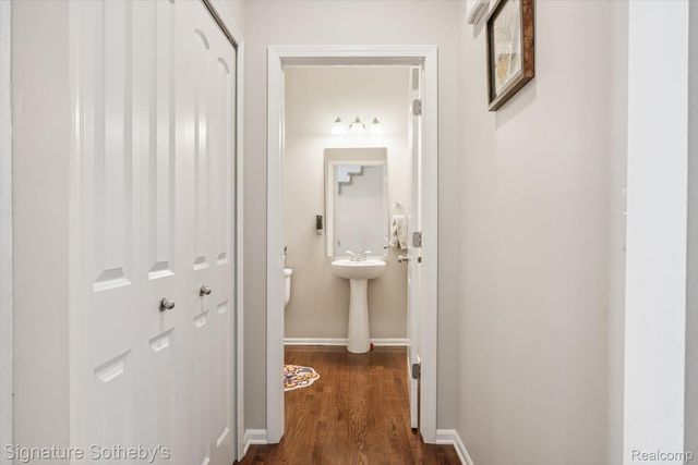 2624 Trillium Hills Drive, Commerce Charter Township, MI 48382