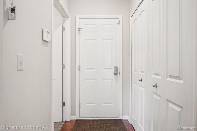 2624 Trillium Hills Drive, Commerce Charter Township, MI 48382