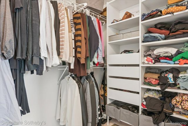 2624 Trillium Hills Drive, Commerce Charter Township, MI 48382