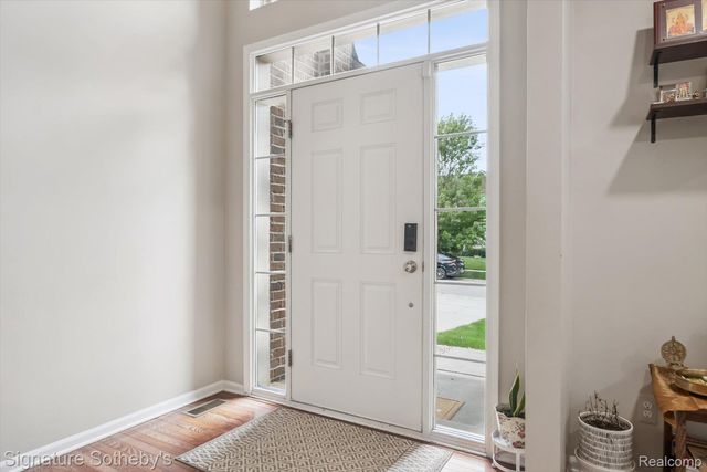 2624 Trillium Hills Drive, Commerce Charter Township, MI 48382