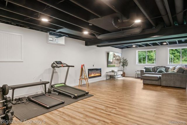 2624 Trillium Hills Drive, Commerce Charter Township, MI 48382