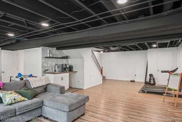 2624 Trillium Hills Drive, Commerce Charter Township, MI 48382