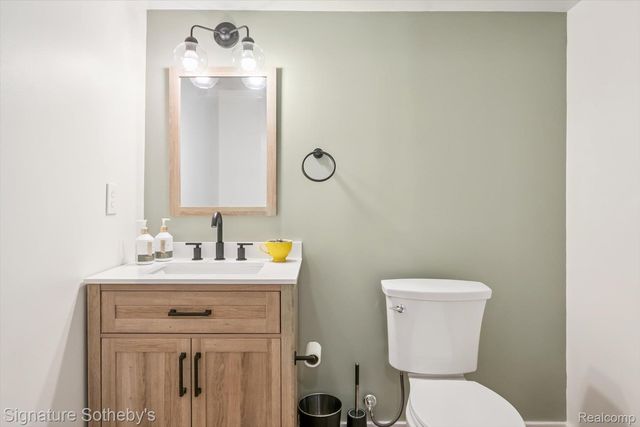 2624 Trillium Hills Drive, Commerce Charter Township, MI 48382