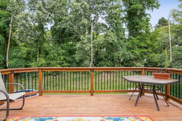 2624 Trillium Hills Drive, Commerce Charter Township, MI 48382