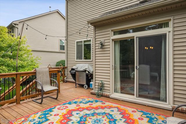 2624 Trillium Hills Drive, Commerce Charter Township, MI 48382