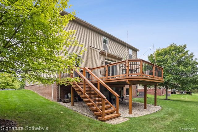 2624 Trillium Hills Drive, Commerce Charter Township, MI 48382