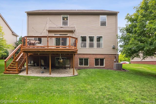 2624 Trillium Hills Drive, Commerce Charter Township, MI 48382