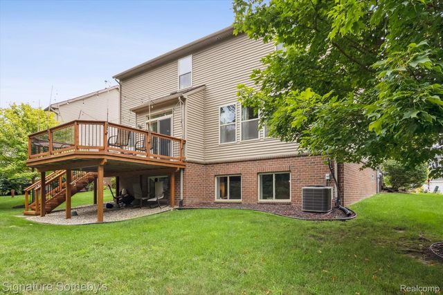2624 Trillium Hills Drive, Commerce Charter Township, MI 48382