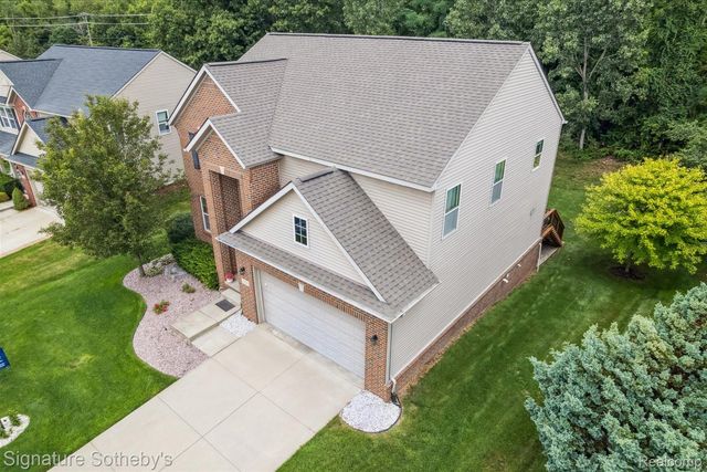 2624 Trillium Hills Drive, Commerce Charter Township, MI 48382