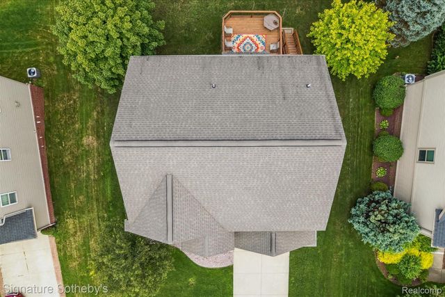 2624 Trillium Hills Drive, Commerce Charter Township, MI 48382