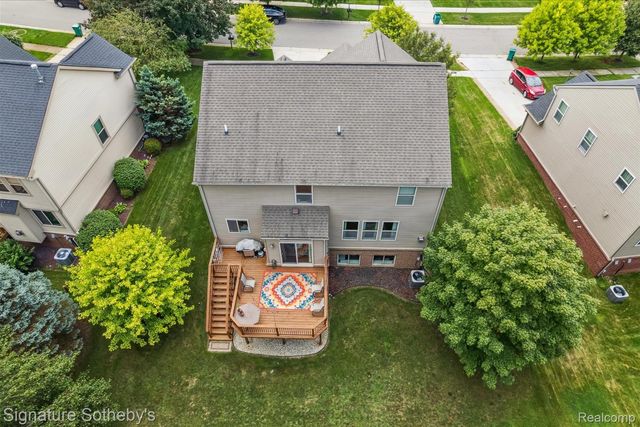 2624 Trillium Hills Drive, Commerce Charter Township, MI 48382