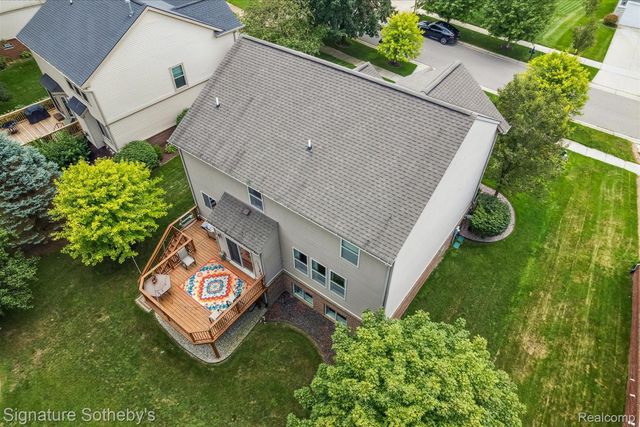 2624 Trillium Hills Drive, Commerce Charter Township, MI 48382