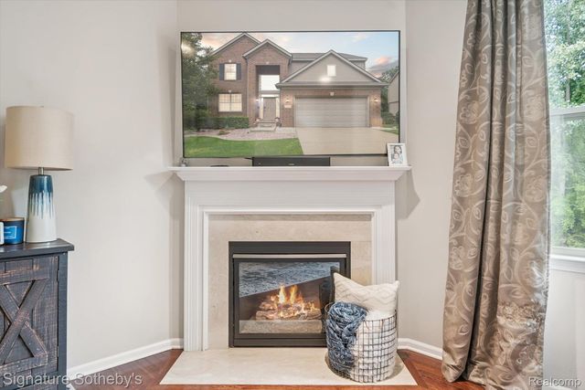 2624 Trillium Hills Drive, Commerce Charter Township, MI 48382