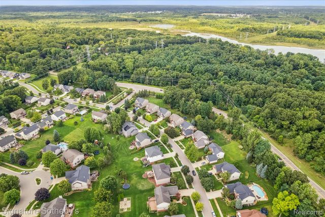 2624 Trillium Hills Drive, Commerce Charter Township, MI 48382