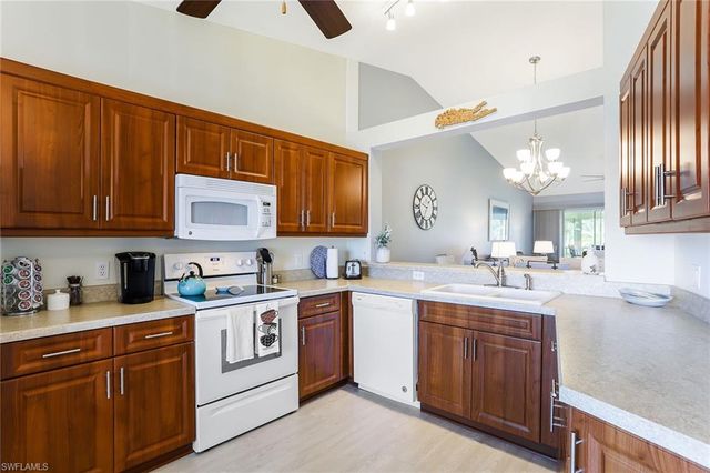 9022 Michael CIR # 4, Naples, FL 34113