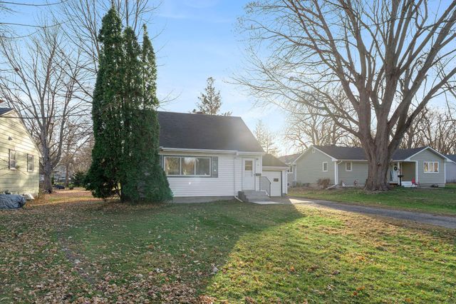 76 Mcleod Avenue NE, Hutchinson, MN 55350