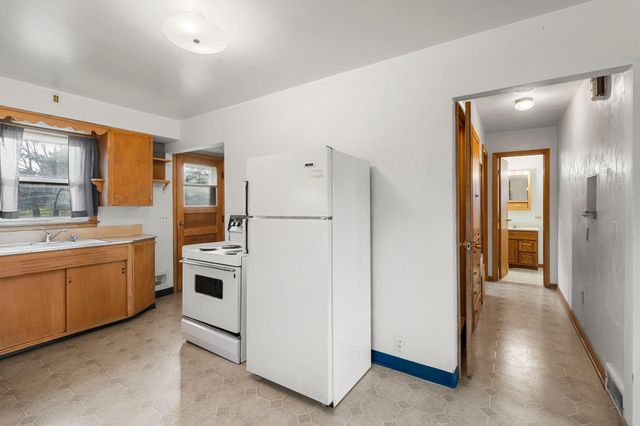 76 Mcleod Avenue NE, Hutchinson, MN 55350