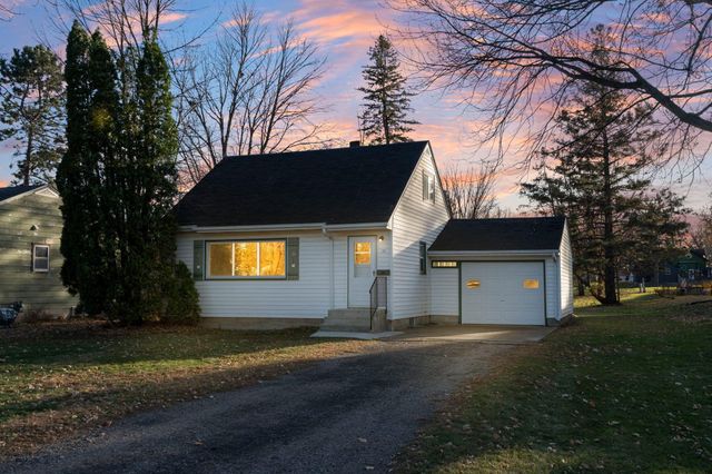 76 Mcleod Avenue NE, Hutchinson, MN 55350