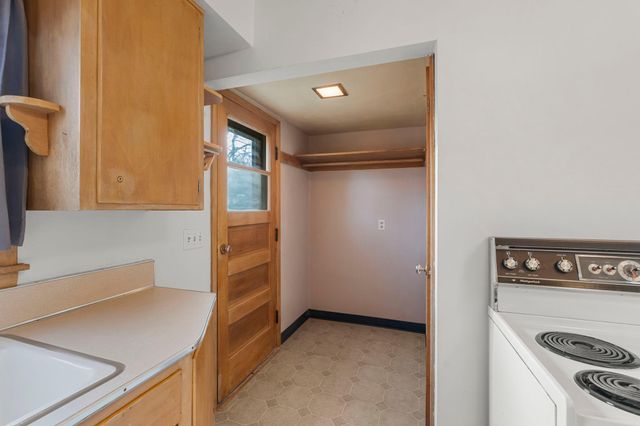 76 Mcleod Avenue NE, Hutchinson, MN 55350