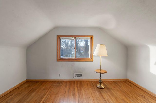 76 Mcleod Avenue NE, Hutchinson, MN 55350