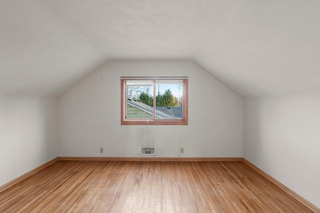 76 Mcleod Avenue NE, Hutchinson, MN 55350