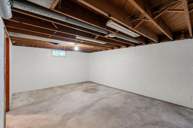 76 Mcleod Avenue NE, Hutchinson, MN 55350