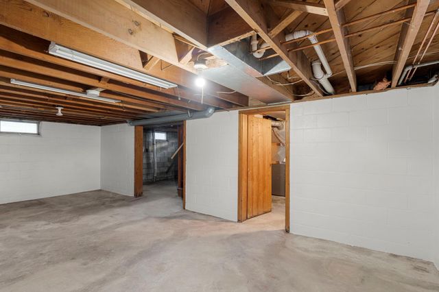 76 Mcleod Avenue NE, Hutchinson, MN 55350