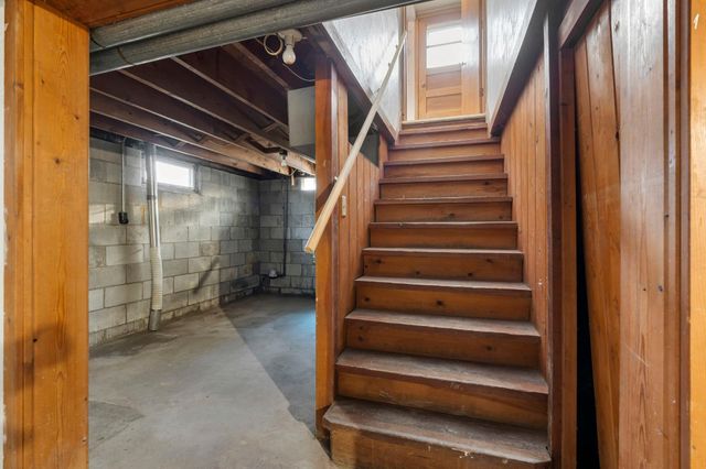 76 Mcleod Avenue NE, Hutchinson, MN 55350