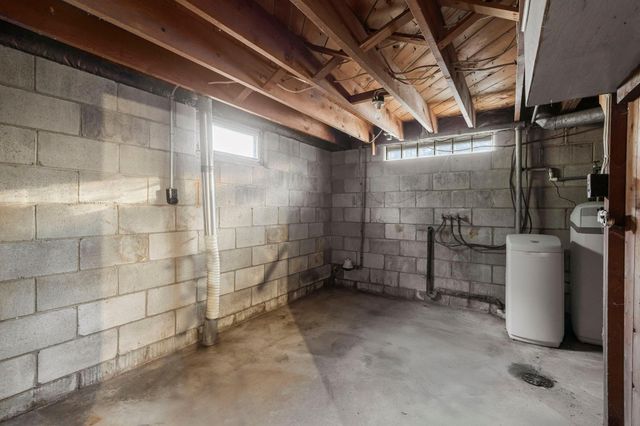 76 Mcleod Avenue NE, Hutchinson, MN 55350