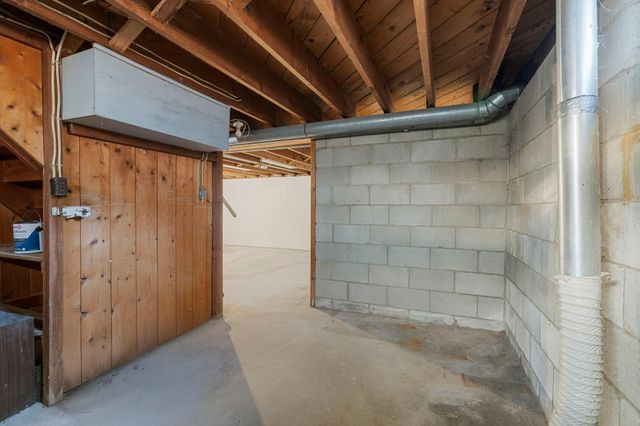 76 Mcleod Avenue NE, Hutchinson, MN 55350