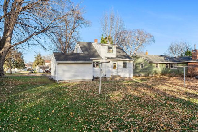 76 Mcleod Avenue NE, Hutchinson, MN 55350