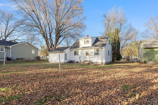 76 Mcleod Avenue NE, Hutchinson, MN 55350