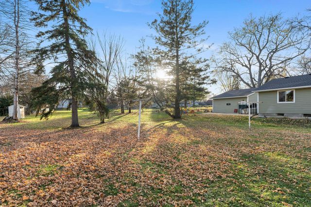 76 Mcleod Avenue NE, Hutchinson, MN 55350