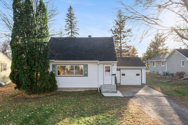 76 Mcleod Avenue NE, Hutchinson, MN 55350