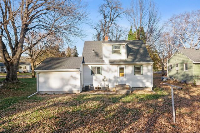 76 Mcleod Avenue NE, Hutchinson, MN 55350