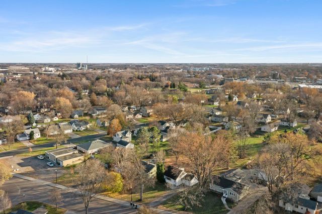 76 Mcleod Avenue NE, Hutchinson, MN 55350